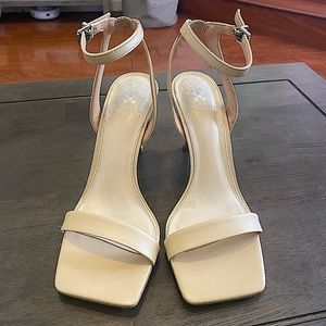 VINCE CAMUTO SAPRENDA SANDAL Size 9.5